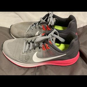 Nike Zoom Structure 21 shoes women’s 7.5